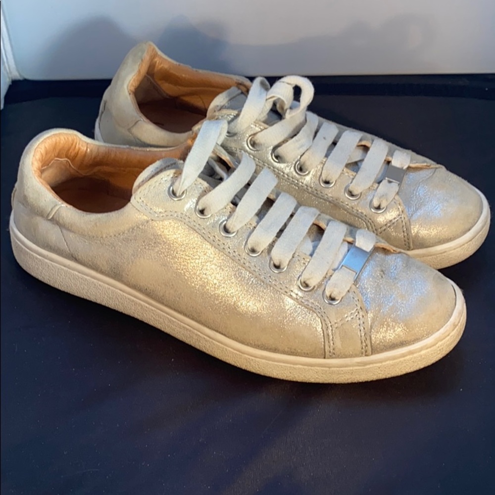 UGG athletic shoes women’s 8.5/9 Milo stardust